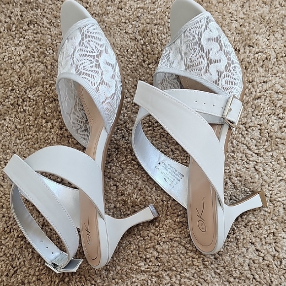 It's OK Elegant Lace Strap Women's Sandals in Gray Size 11m - Picture 5 of 8